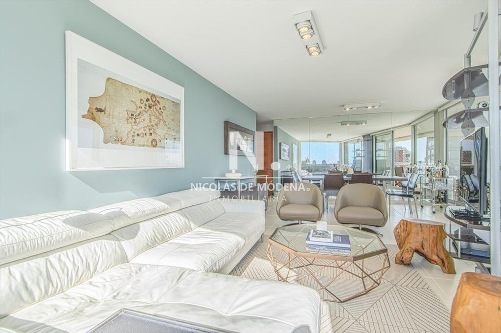 En venta departamento con balcon y 3 dormitorios