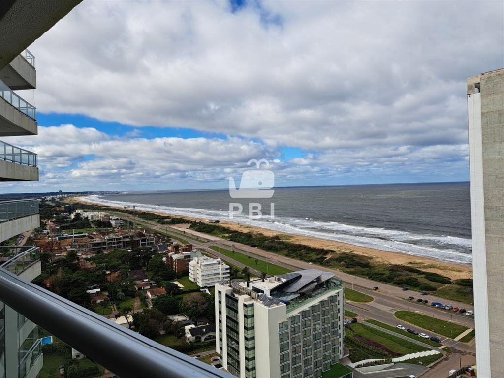 Alquiler de apartamento 3 dormitorios en Punta del este, Ma