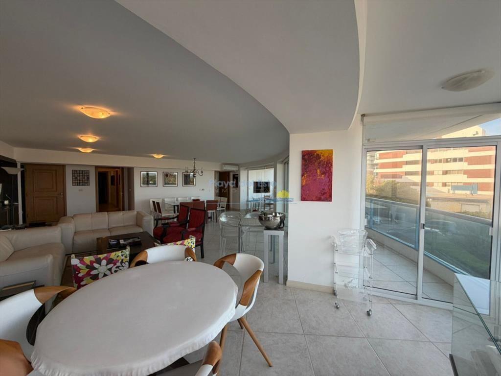 Apartamento en venta de 3 dormitorios en Punta ,