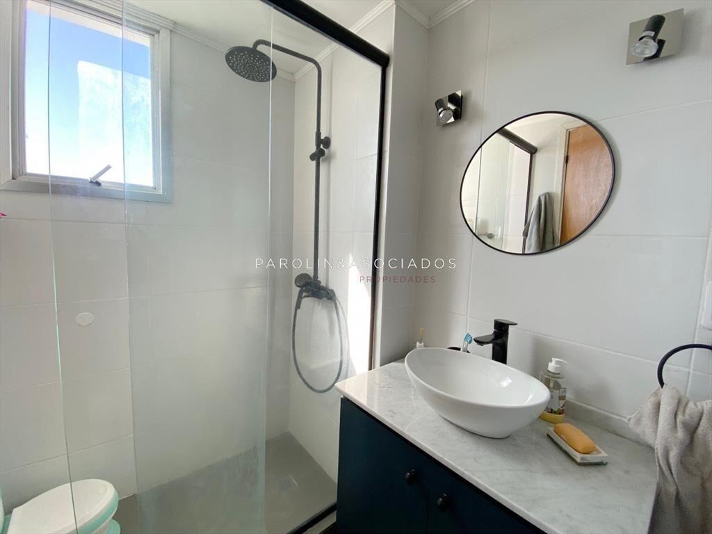 Apartamento en venta de 3 dormitorios en edificio