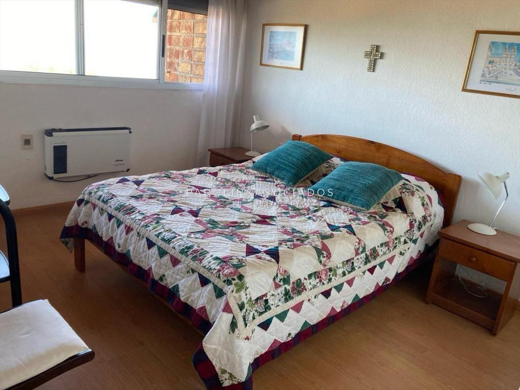 Apartamento En Venta Frente Al Mar, Punta Del Este.
