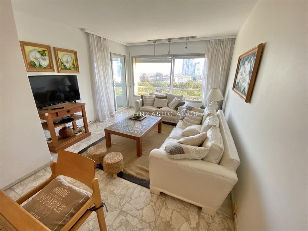 DEPARTAMENTO DE 3 DORMITORIOS EN PENINSULA, PUNTA DEL ESTE