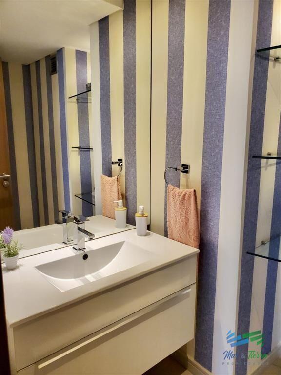Venta apartamento de 3 dormitorios y servicio con