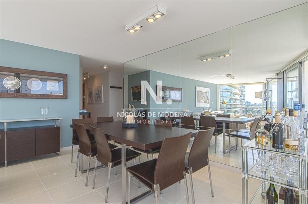 En venta departamento con balcon y 3 dormitorios