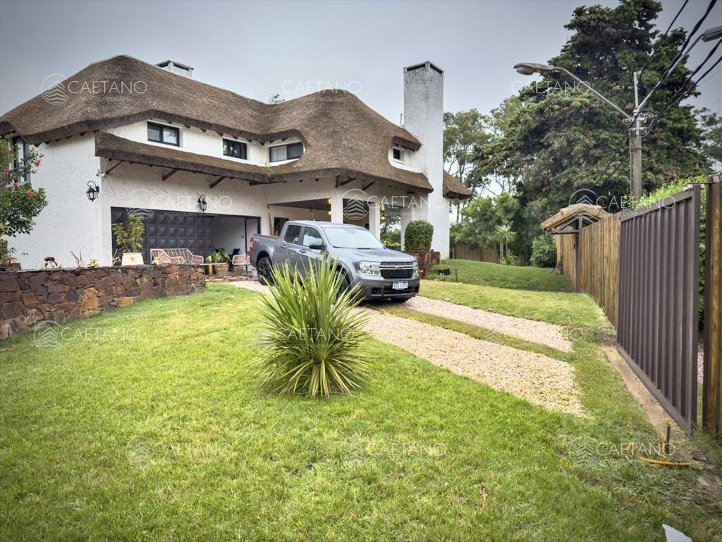 Casa en La Rinconada Punta Ballena a metros del mar