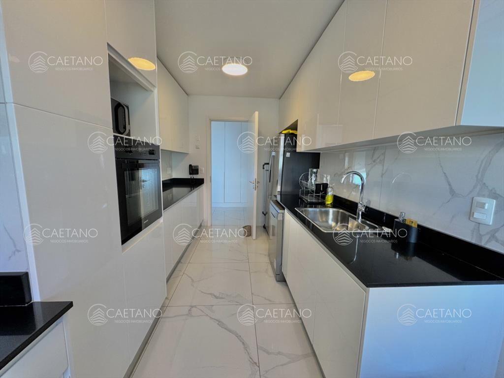 PARAMOUNT TOWER PUNTA DEL ESTE VENTA DE APARTAMENTO DE 3 SU