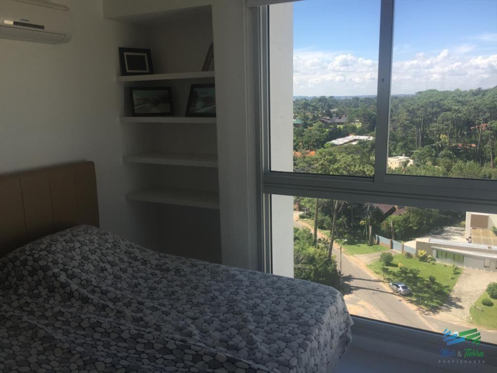 ALQUILER ANUAL, TORRE CON SERVICIOS, 1 DORMITORIO, PUNTA DE