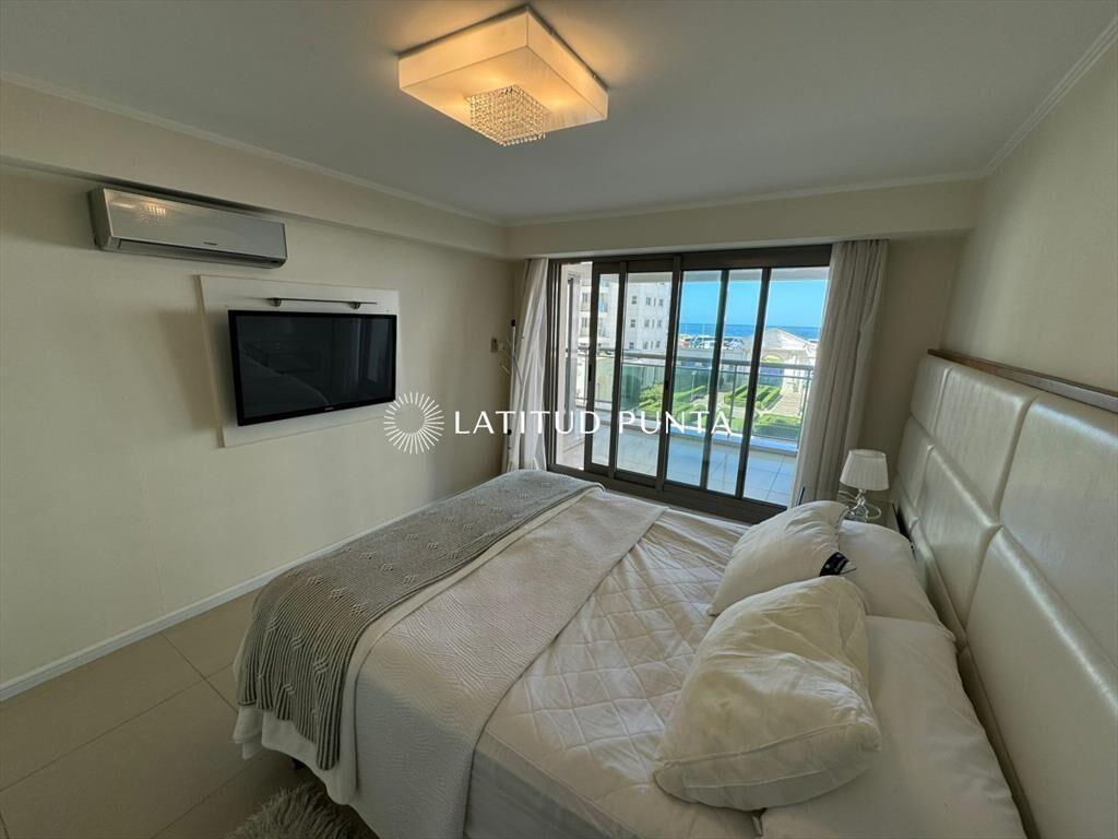 Apartamento 3 dormitorios en suite. Brava