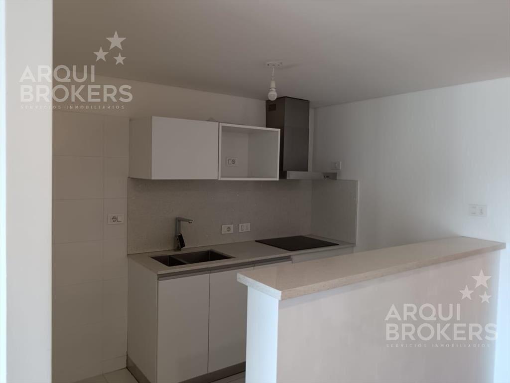 Venta apartamento penthouse tres dormitorios con renta en