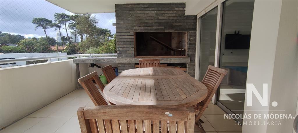 Oportunidad de compra. Vende apartamento de 3 dormitorios e