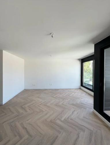 Apartamento De 2 Dormitorios En Alquiler - Costanera Villag