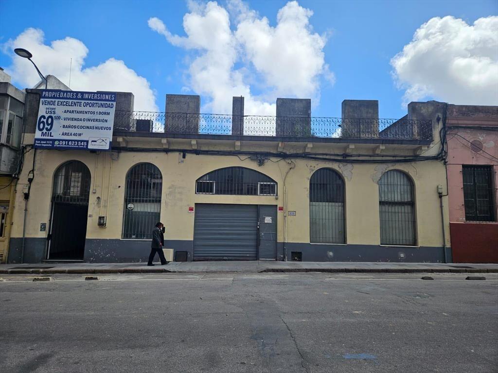 Venta Local Comercial alquilado. Ciudad Vieja-Renta anual 7