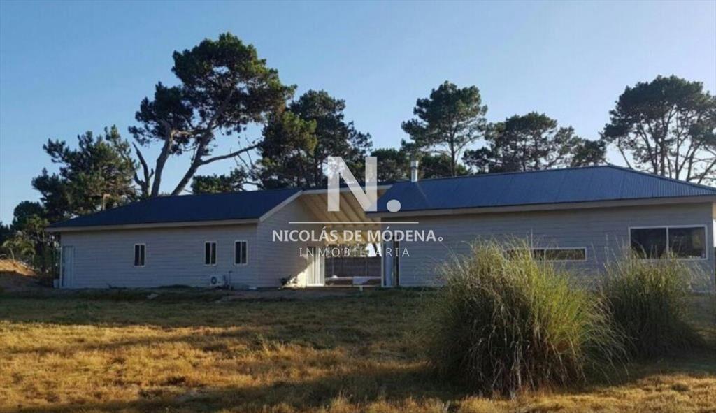 Vende casa de 4 dormitorios en Jose Ignacio en