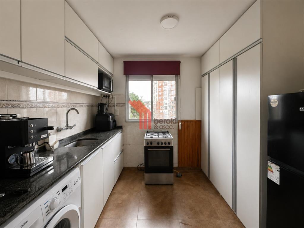 Venta apartamento 2 dormitorios, Balcón. Buceo.