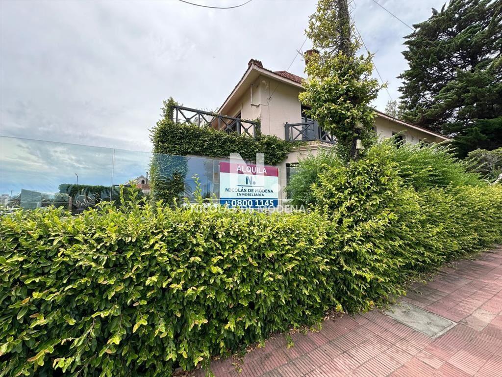 Casa de gran tamaÃ±o ubicada a pasos del Mar