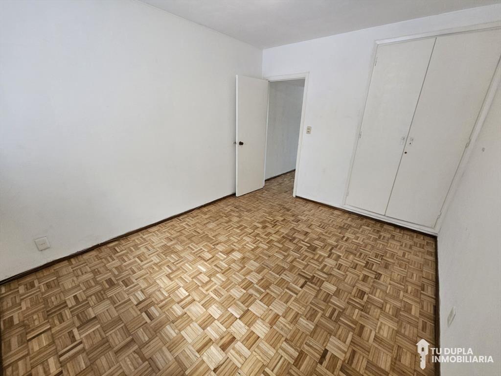 Amplio apartamento de 3 dormitorios + servicio en
