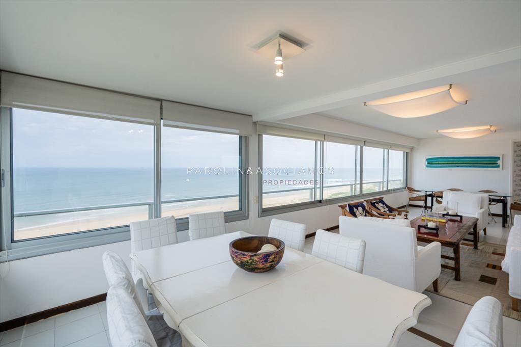 Apartamento en Venta de 3 dormitorios Frente al ,