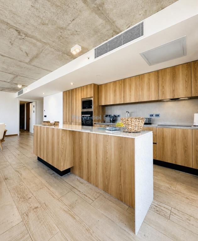 Moderno Apartamento de 1 Dormitorio en suite piso