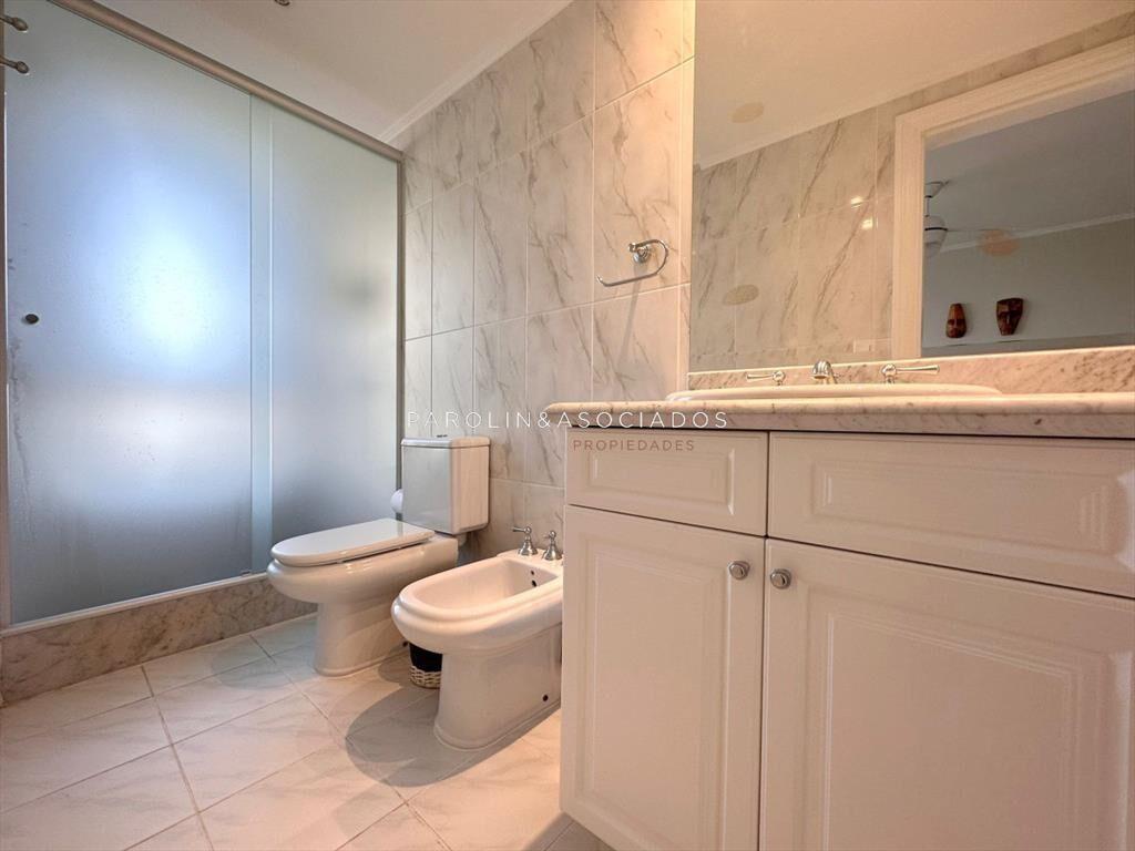 Apartamento en venta de 3 dormitorios en Tower,