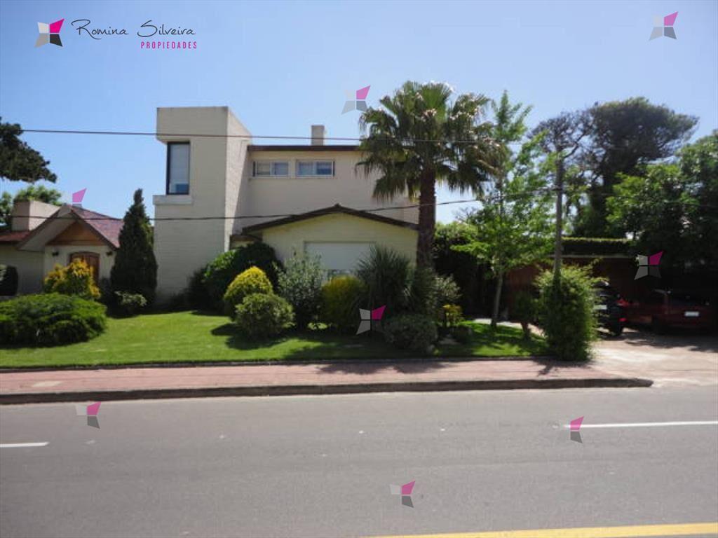 VENTA DE CASA 5 DORMITORIOS EN MANSA