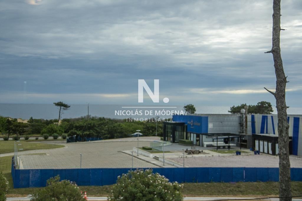Departamento en venta en Playa Mansa a 100 mts 4