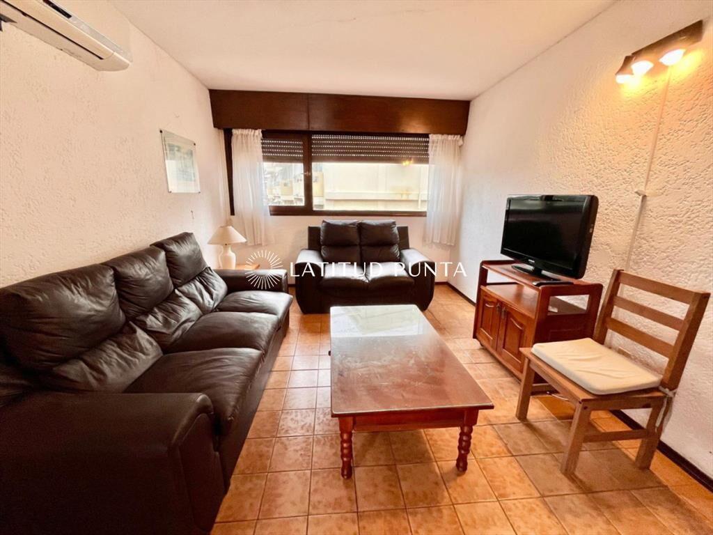Dúplex 3 dormitorios con terraza parrillero.