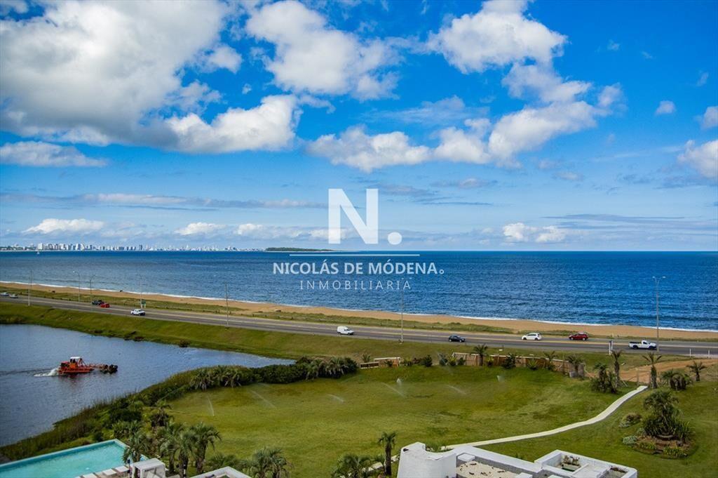 Complejo con vistas unicas a Laguna y Mar.