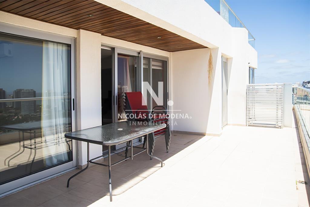 Departamento en venta, zona de playa Brava.
