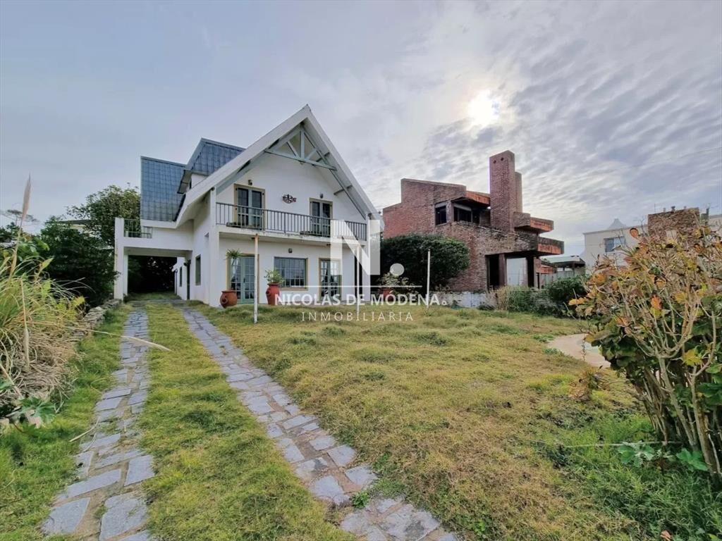 Encantadora casa de 5 dormitorios en Montoya