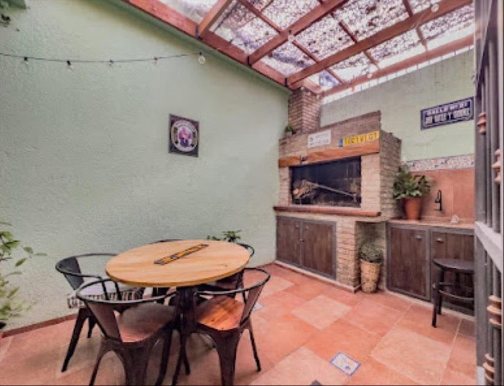 VENTA CASA LA BLANQUEADA: 4 DORMITORIOS, 2 BAÑOS Y GJE.