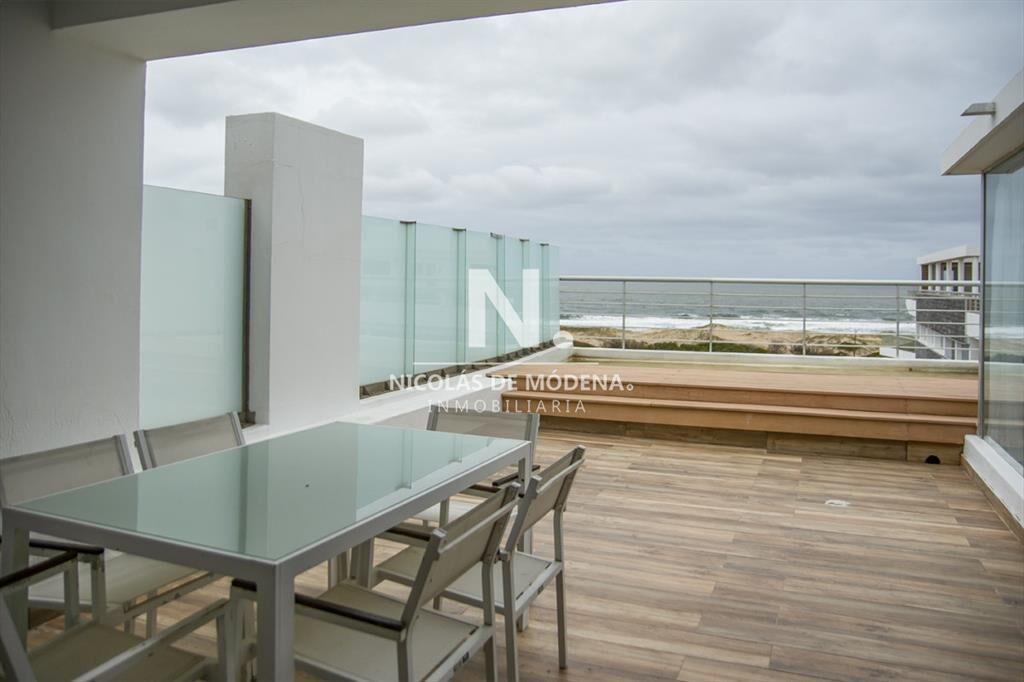 Duplex frente al mar a la venta Playa Brava
