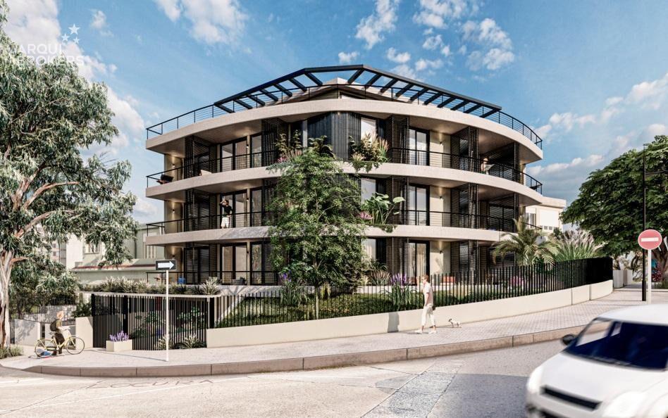 Apartamento de dos dormitorios con patio en venta en Malvín