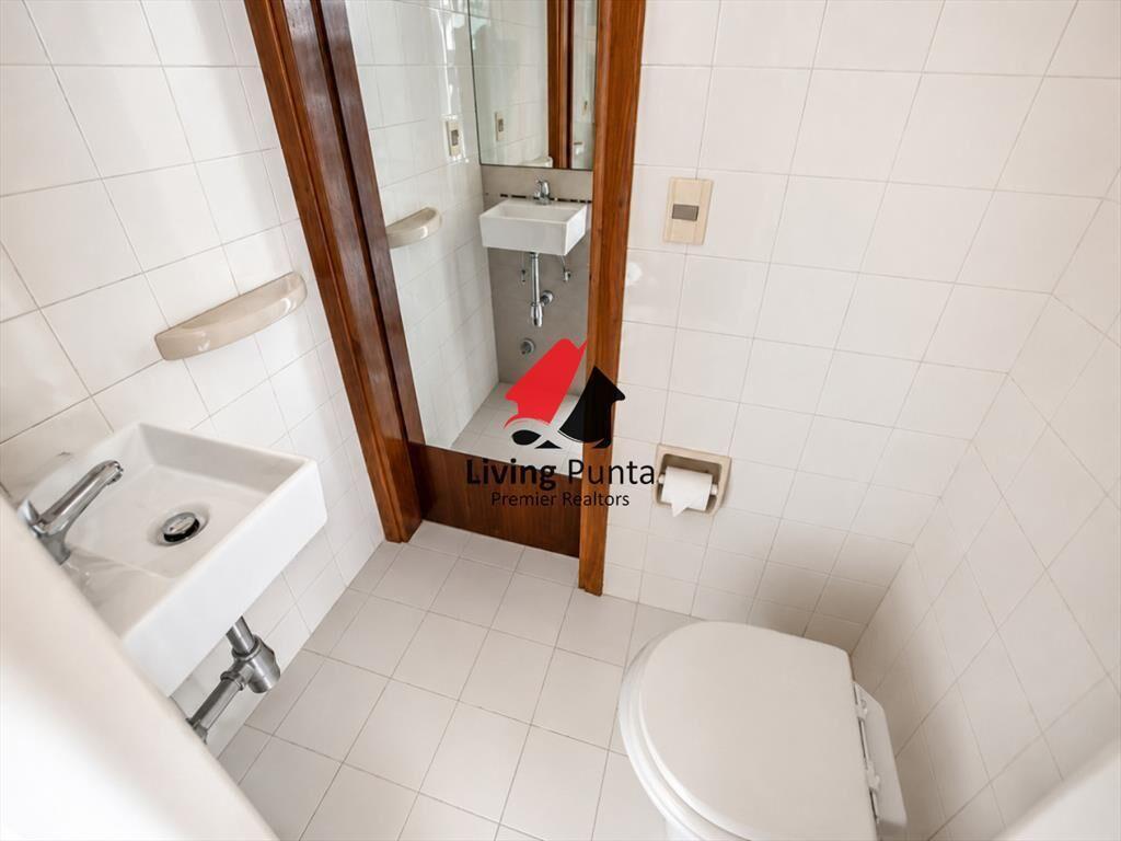 Vende apartamento impecable de 3 dormitorios con
