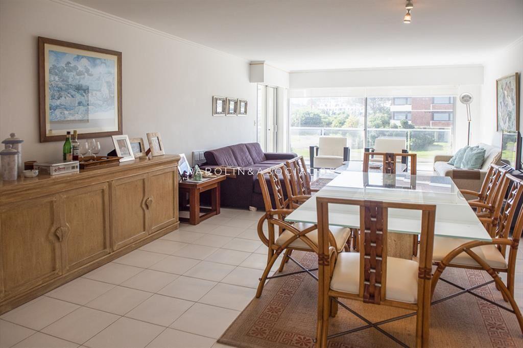 Vende departamento de 3 dormitorios en Ocean del