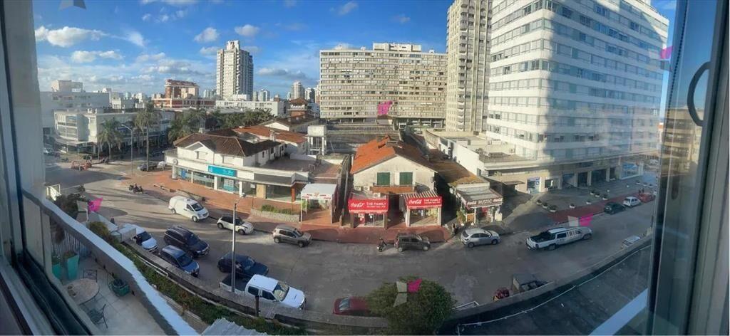 VENTA DE APARTAMENTO DE 2 DORMITORIOS EN PUNTA