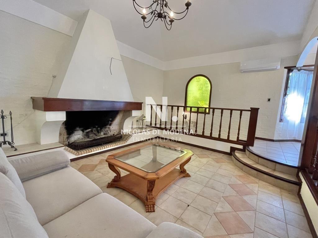 VENTA DE CASA DE 3 DORMITORIOS A METROS DE ZONA