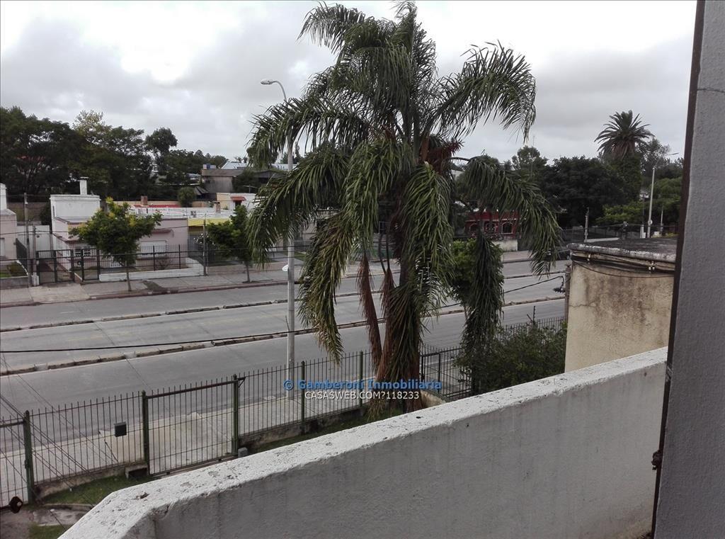Apartamento en venta sobre Avda. Garzón. Con renta.