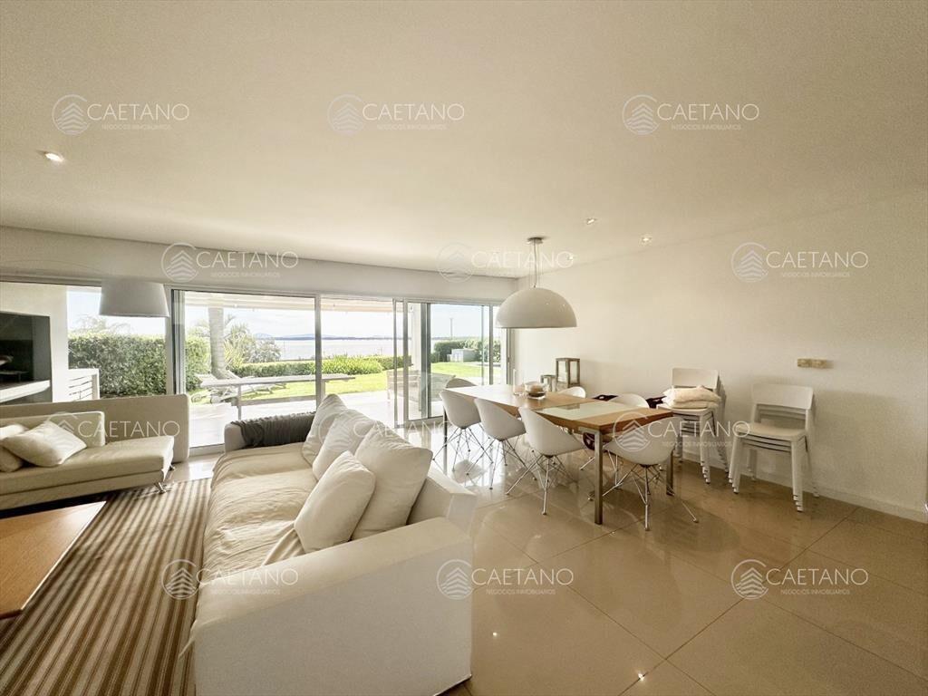 Venta Departamento - 3 Dormitorios - Parrillero y