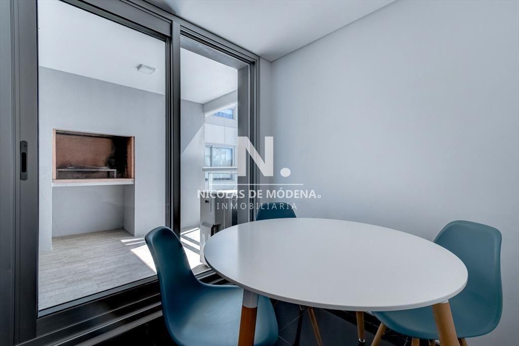 Impecable departamento, comodo e iluminado.