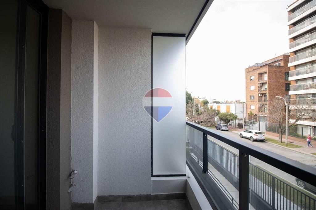 VENTA APARTAMENTO 2 DORMITORIOS MALVIN CON GARAGE