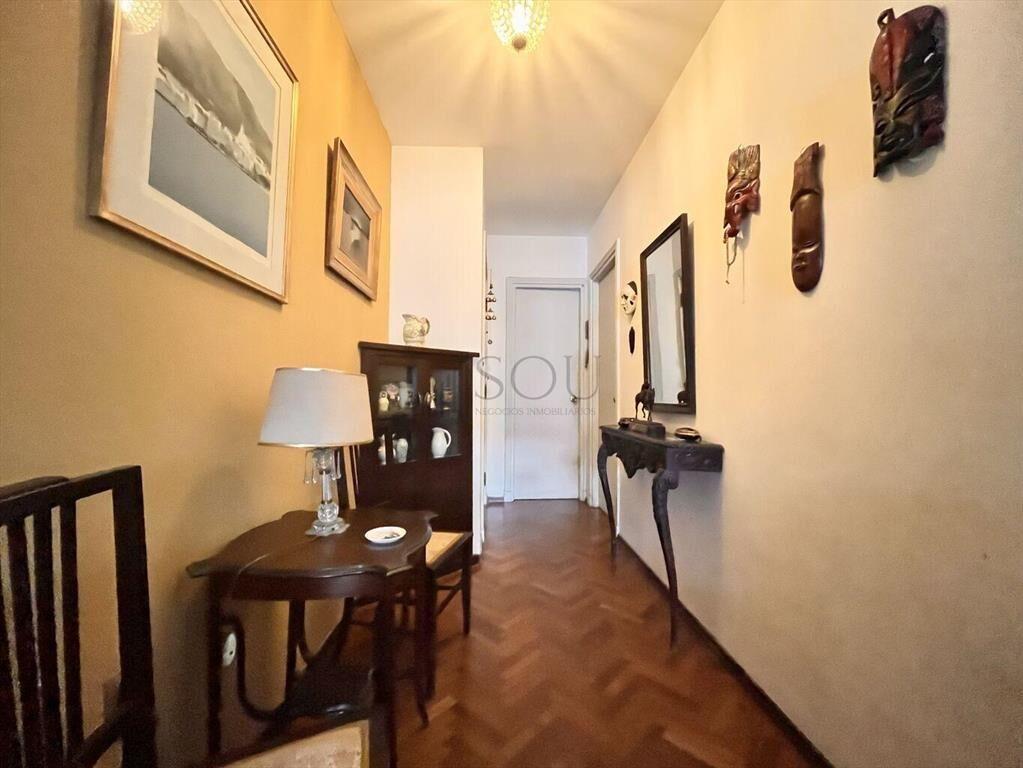 Venta apartamento 3 dormitorios y servicio con Garage en el