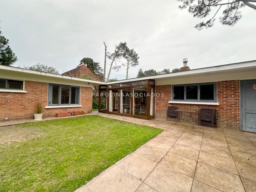 Casa en Venta de 2 Dormitorios ubicada en Pinares. Punta de