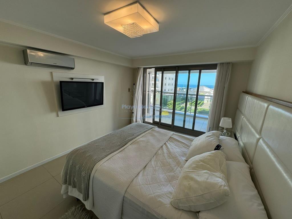 Apartamento en Venta de 3 dormitorios en Punta ,