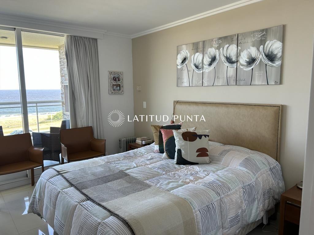 Crucero, apartamento de 3 dormitorios en primera