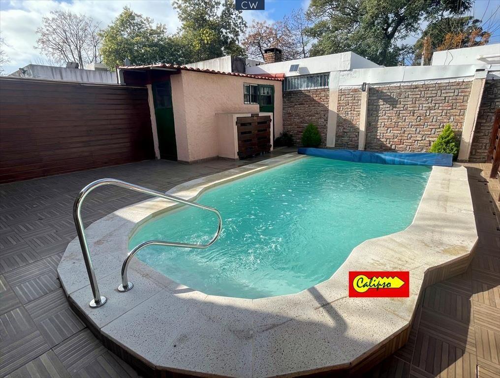 Venta - Casa en Atlantida - 2 dorm.+ Apto + Piscina