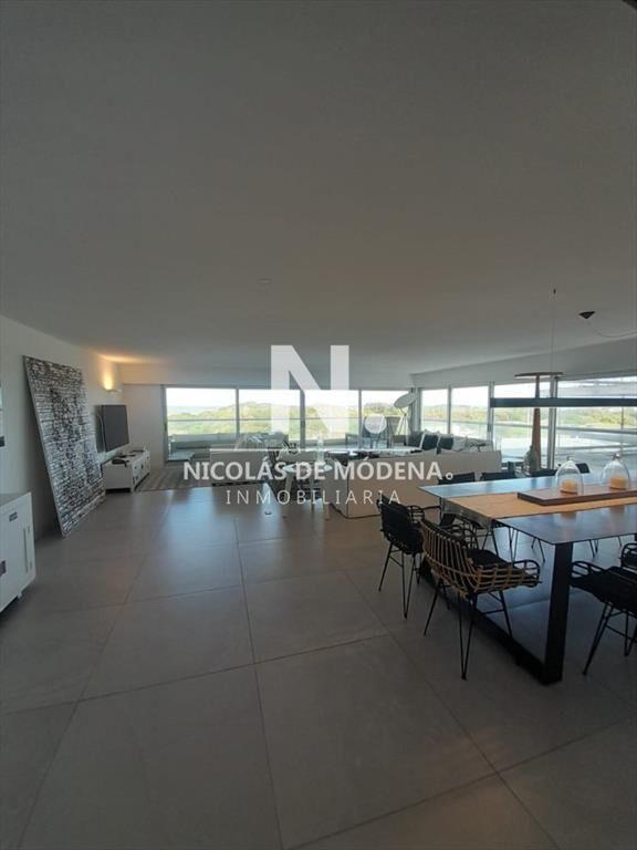 Apartamento de 3 dormitorios en Silente , Punta ,