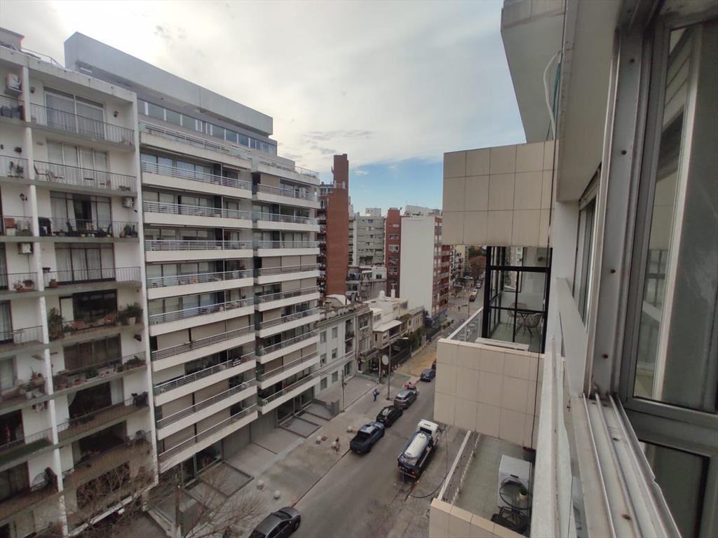 Apartamento en venta 3 dormitorios y servicio sobre Echevar