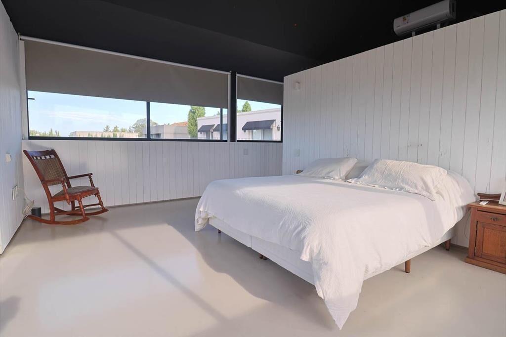VENTA Casa 4 Dormitorios en Carrasco Los Olivos
