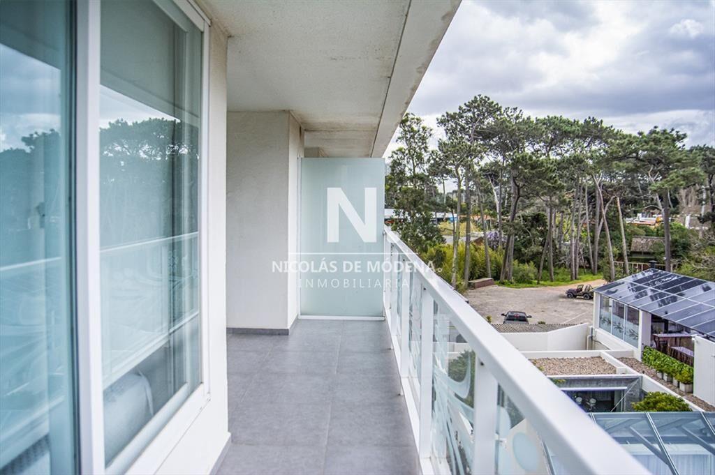 Apartamento en venta y alquiler. Playa Mansa 2