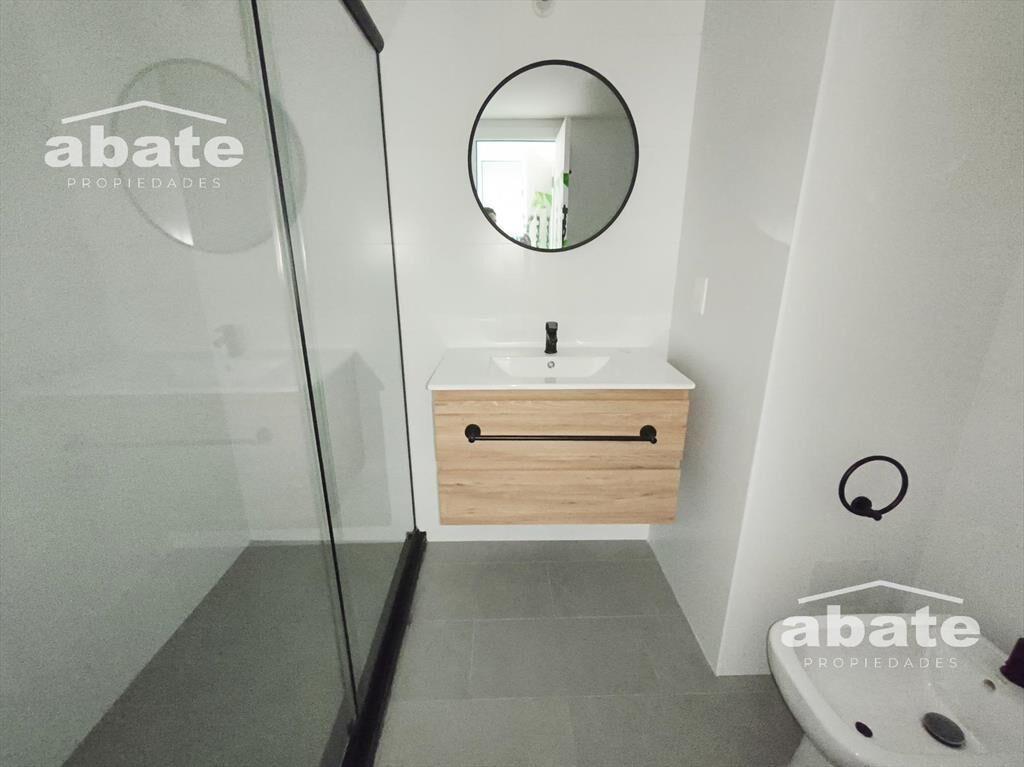 Venta de Apartamento de dos Dormitorios y dos Baños en Poci